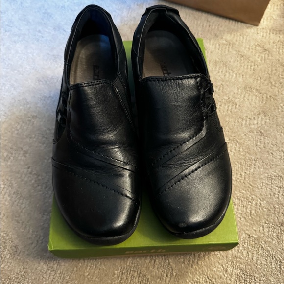 EARTH Hawk Wide. Black soft leather. 7.5 EUC - Picture 2 of 8